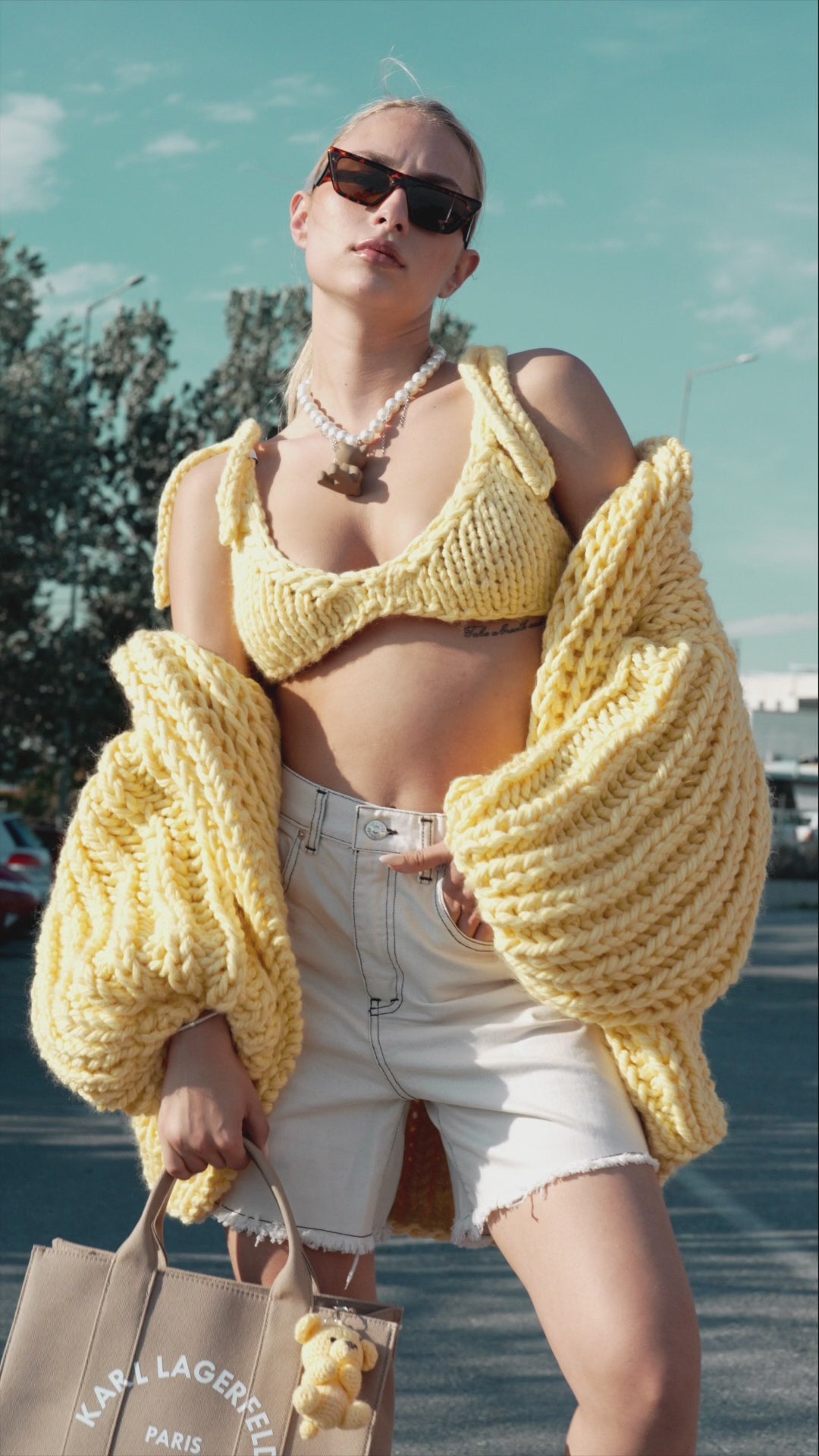 #color_pastel yellow