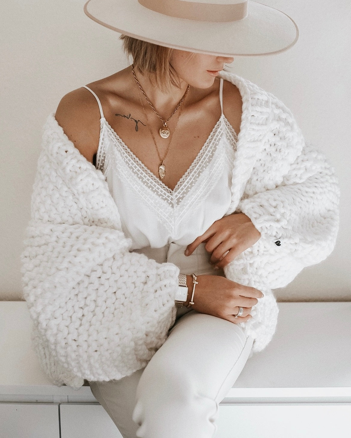 #color_white